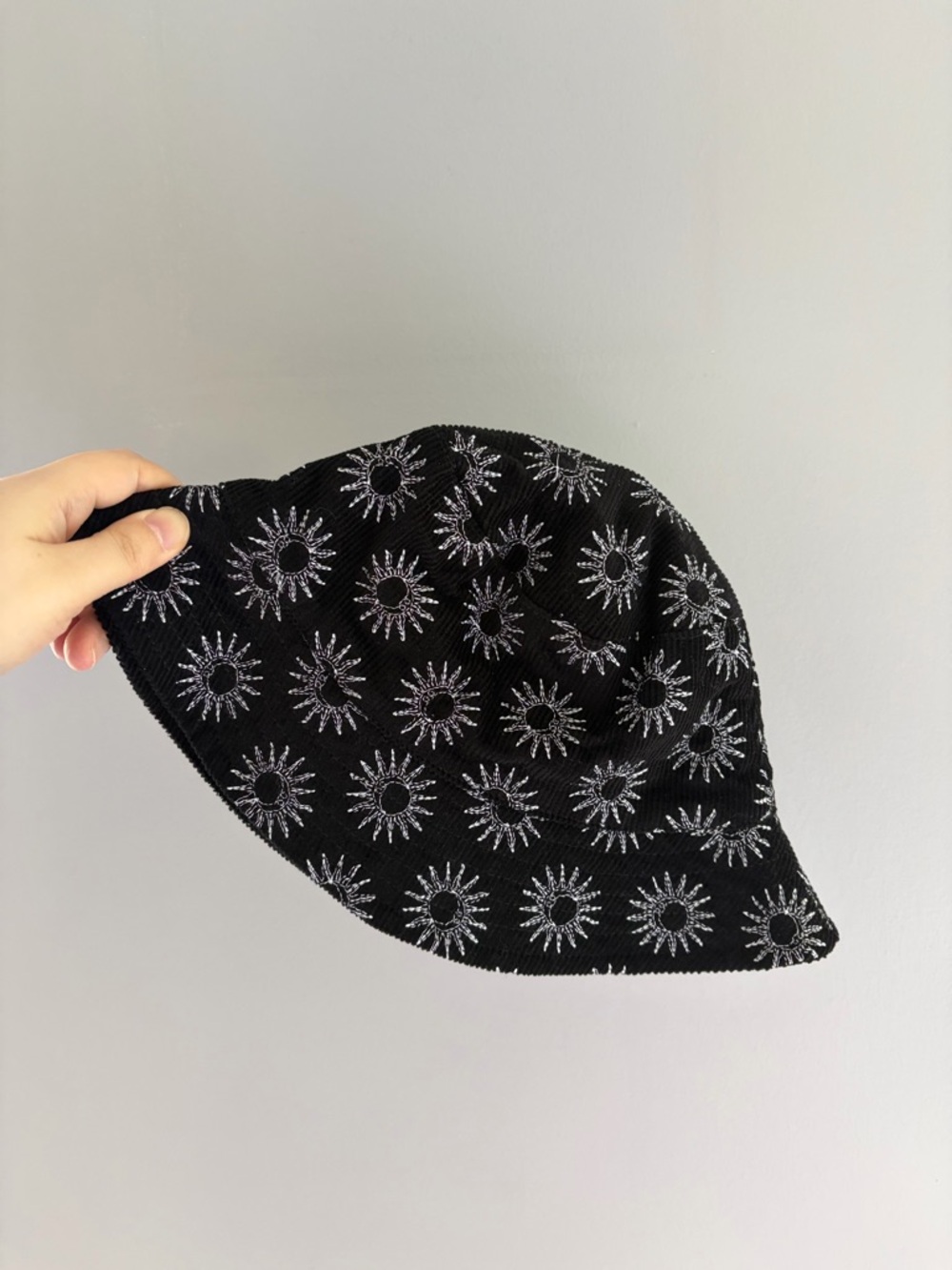 Urban Outfitters Black Sunburst Knit Bucket Hat